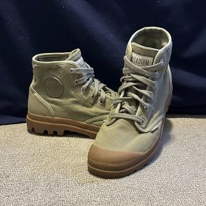 Palladium Pampa Hi Veviter/Mid Gum Sz9